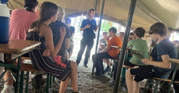 Województwo lubuskie może poszczycić się dużym obszarem leśnym i wieloma malowniczymi jeziorami, co sprawia, że właśnie tutaj podczas wakacji organizowanych jest wiele obozów harcerskich. Policjanci dokładają wszelkich starań, aby zapewnić bezpieczeństwo ich uczestnikom. Są w stałym kontakcie z komendantami obozów na temat zmieniającej się sytuacji pogodowej. Sprawdzają warunki organizacyjne, jak również przeprowadzają spotkania profilaktyczne z druhami i druhnami. Wszystko to w myśl idei, iż wypoczynek ma być nie tylko udany, ale przede wszystkim bezpieczny.